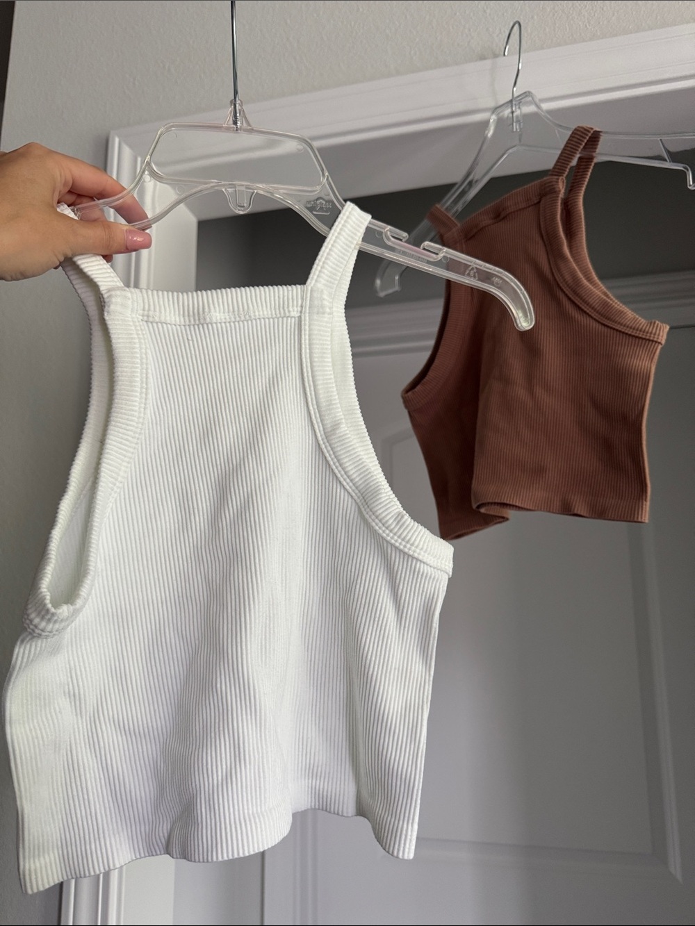 Ribbed Halter Crop Top - White & Brown - Picture 3 of 6